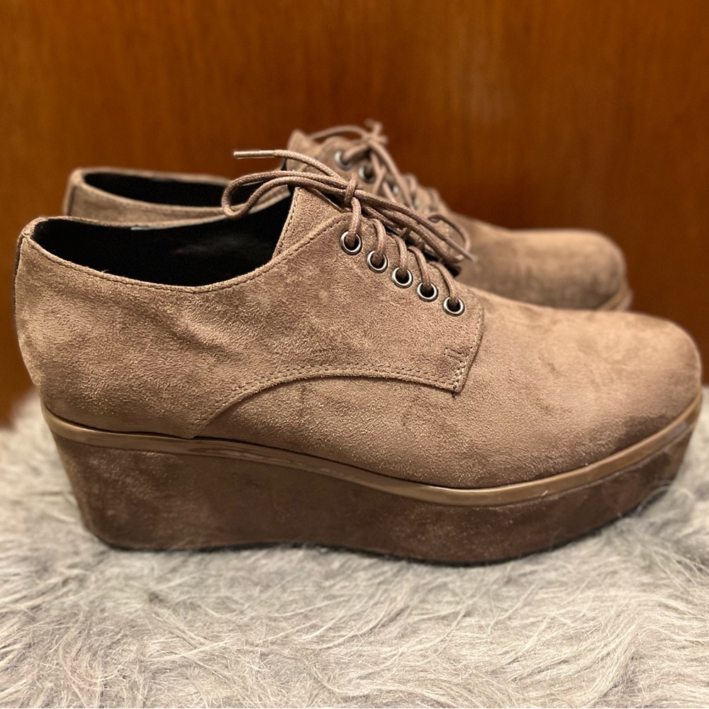 BROWN PLATFORM LOAFER